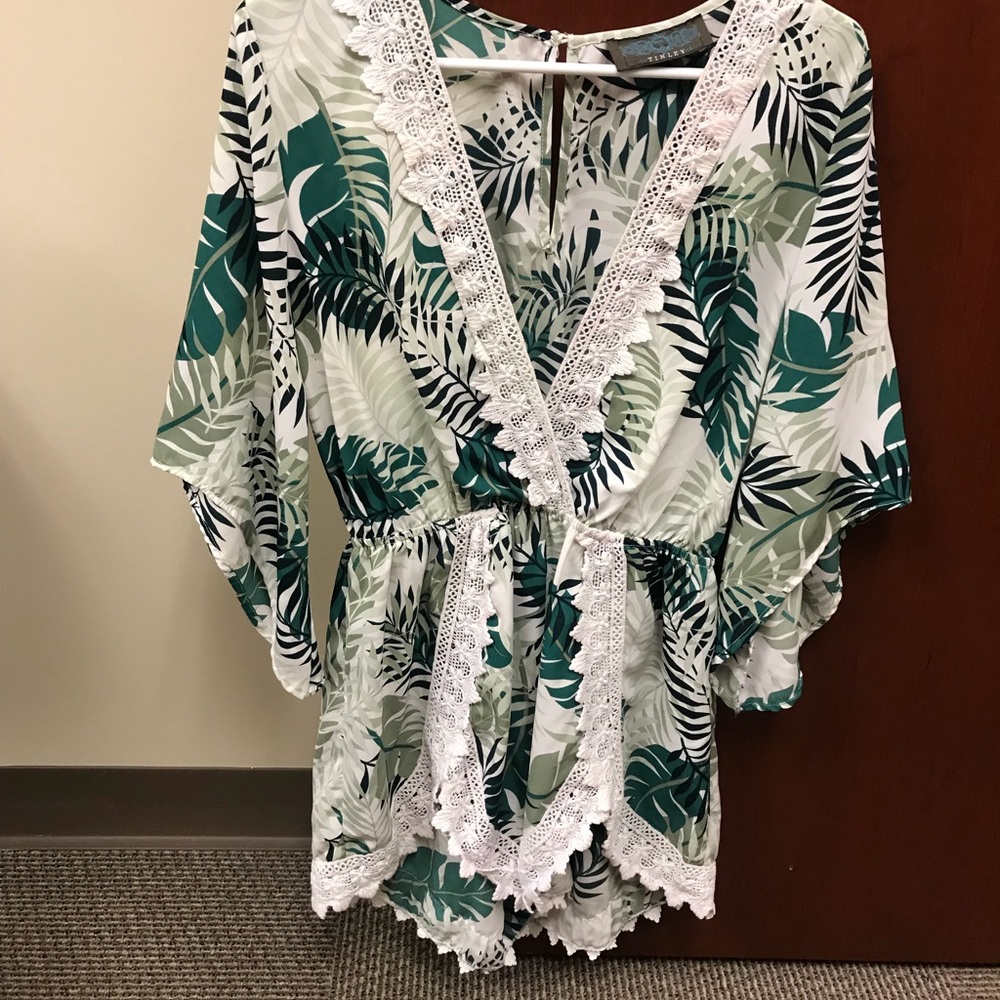 Tropical romper with lace trim